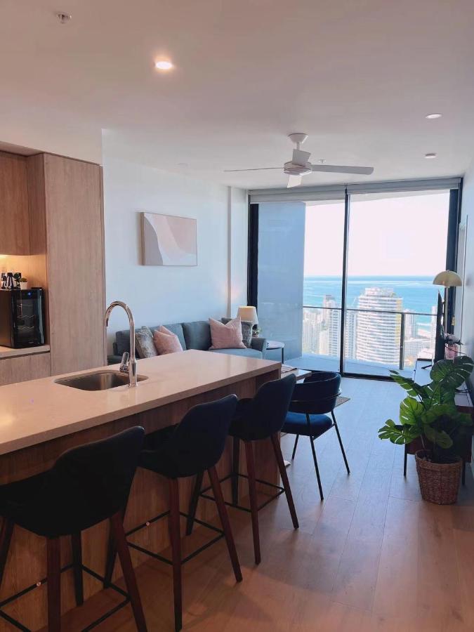 2 Bedroom Luxurious Family Apartment On 40Th Floor With Amazing Ocean Coastline Broadbeach Gold Coast Gc40 Exterior photo