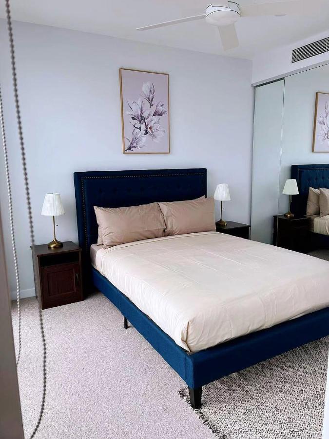2 Bedroom Luxurious Family Apartment On 40Th Floor With Amazing Ocean Coastline Broadbeach Gold Coast Gc40 Exterior photo
