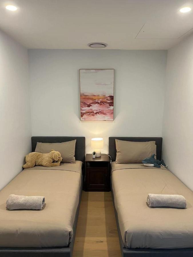2 Bedroom Luxurious Family Apartment On 40Th Floor With Amazing Ocean Coastline Broadbeach Gold Coast Gc40 Exterior photo
