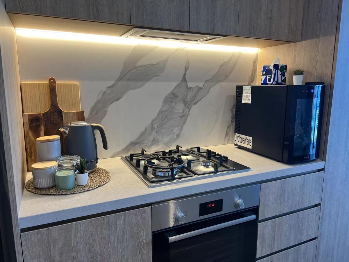 2 Bedroom Luxurious Family Apartment On 40Th Floor With Amazing Ocean Coastline Broadbeach Gold Coast Gc40 Exterior photo