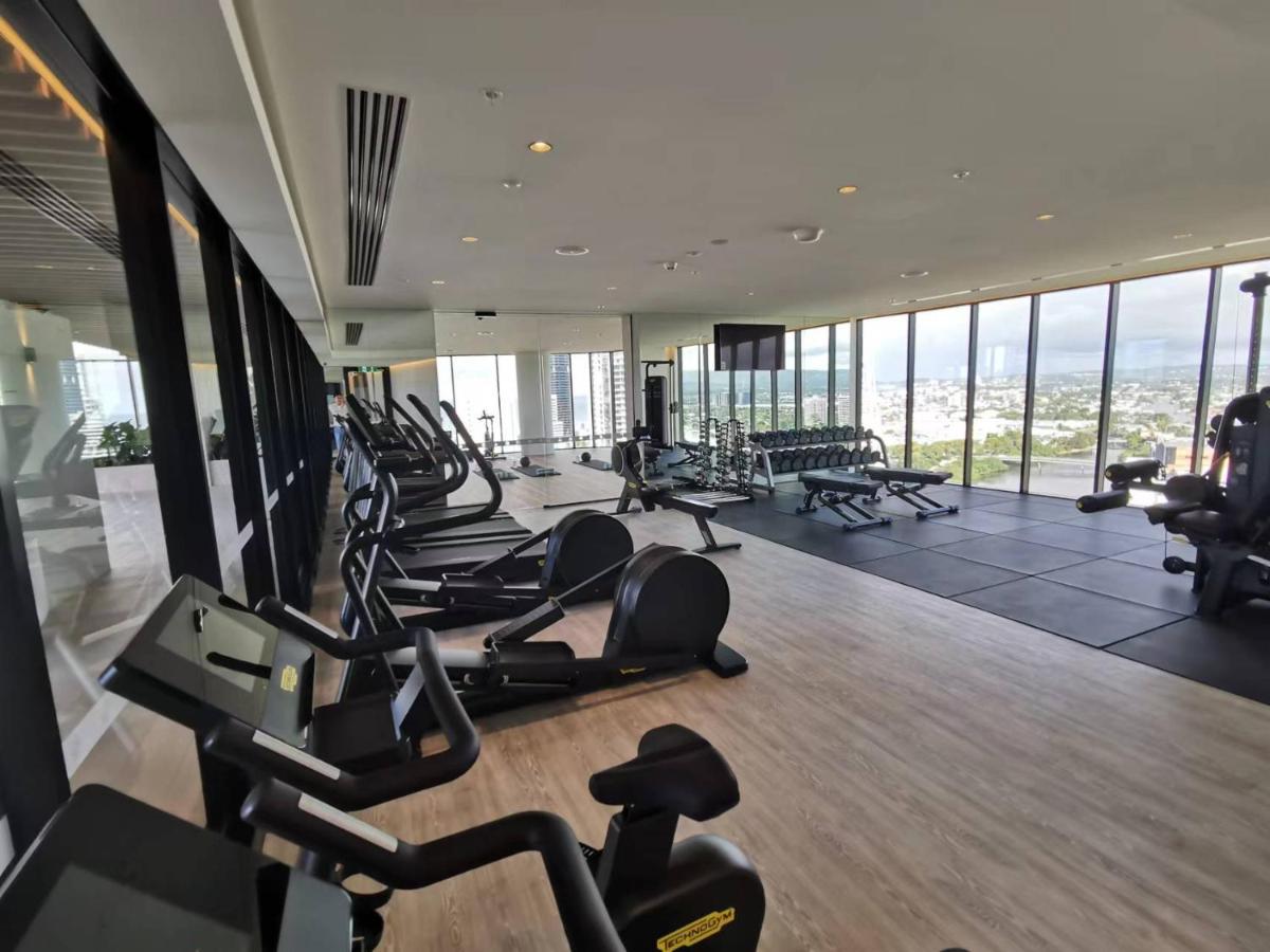 2 Bedroom Luxurious Family Apartment On 40Th Floor With Amazing Ocean Coastline Broadbeach Gold Coast Gc40 Exterior photo